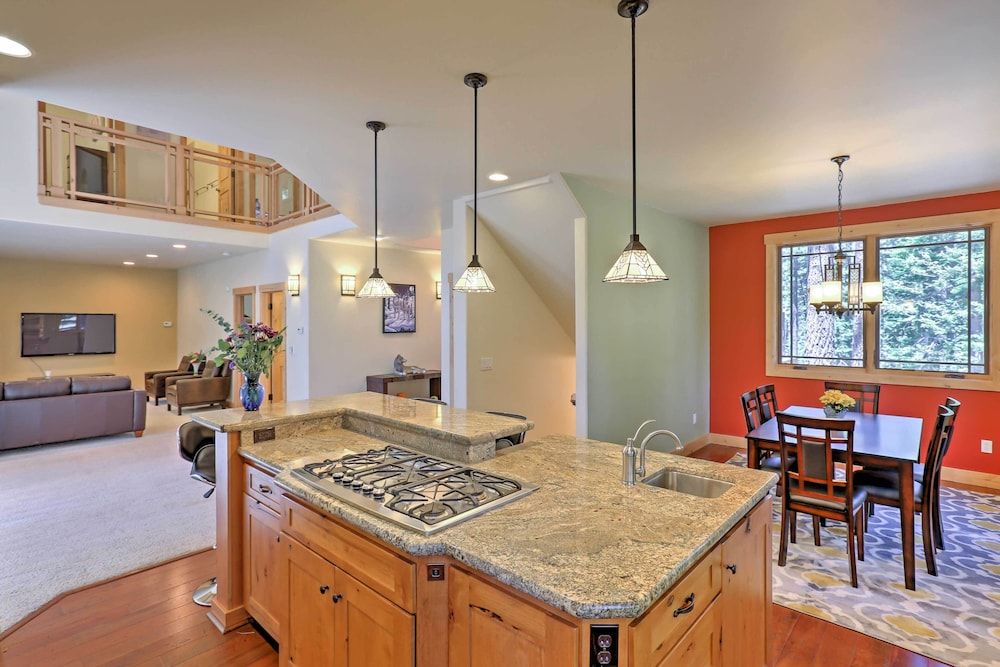 undefined Lake Tahoe Home w/ Forest Views: Ski At Heavenly! 2