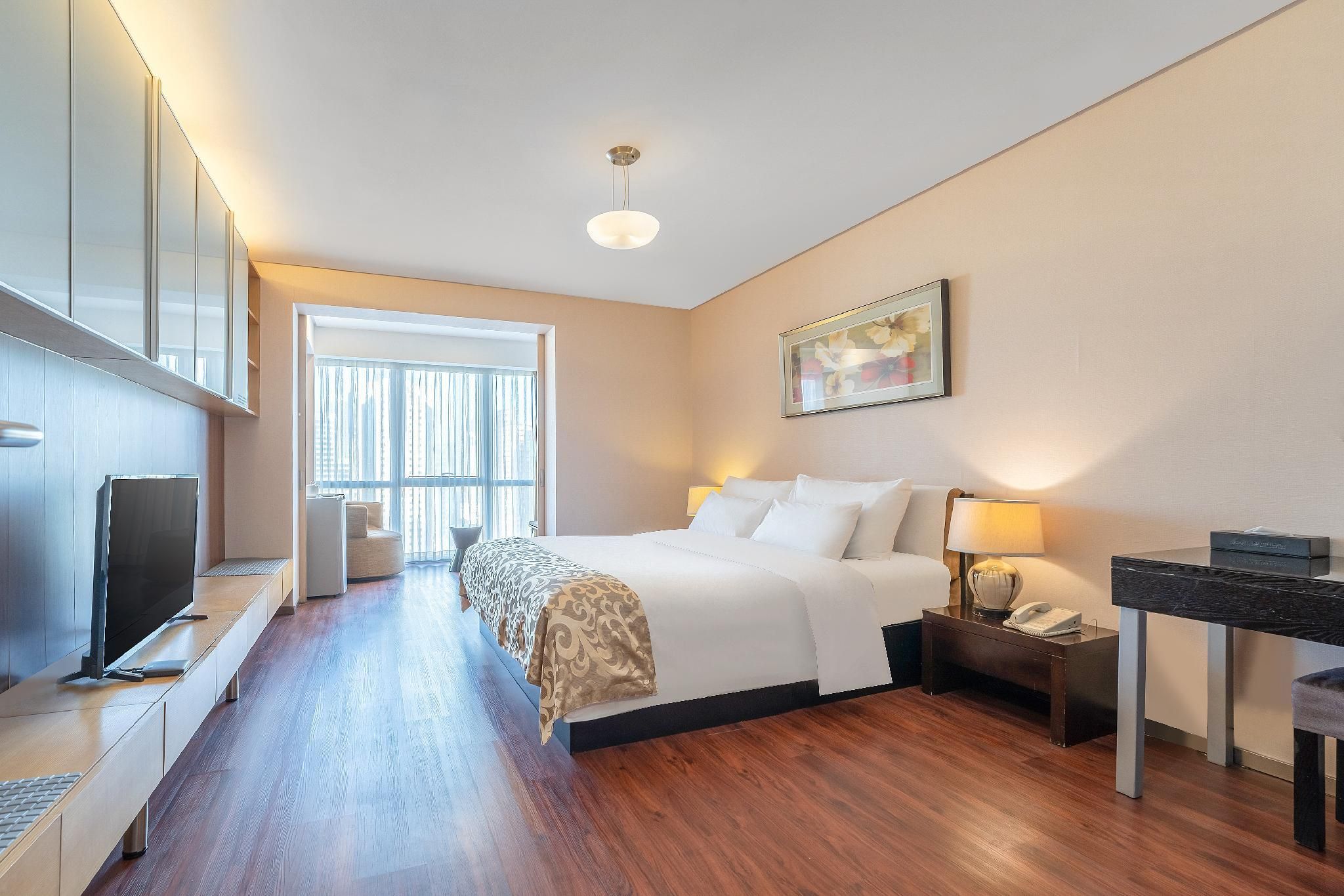 Queen Bed Room