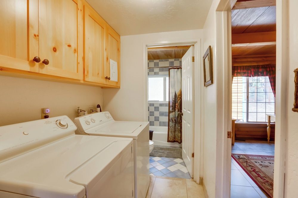 undefined South Lake Tahoe Cabin: Hot Tub & Deck! 9