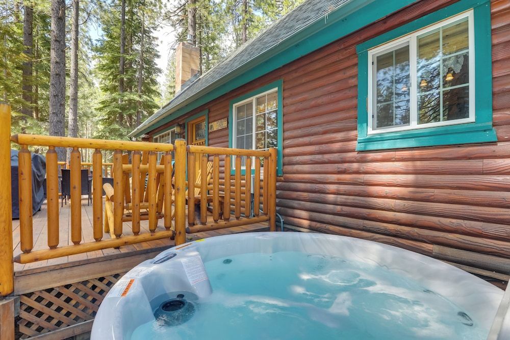 undefined South Lake Tahoe Cabin: Hot Tub & Deck! 5