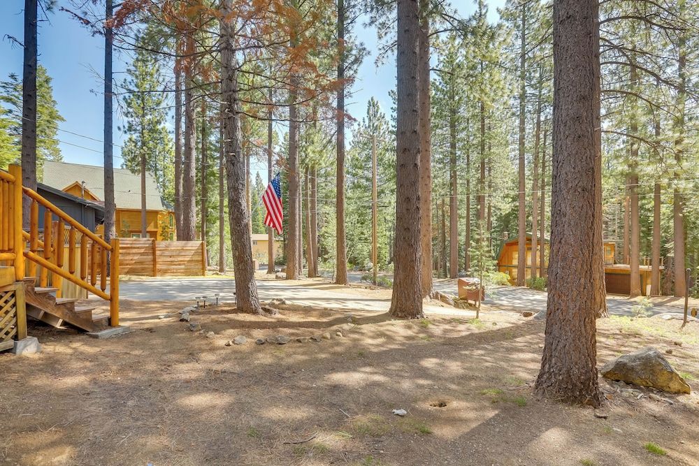 undefined South Lake Tahoe Cabin: Hot Tub & Deck! 10