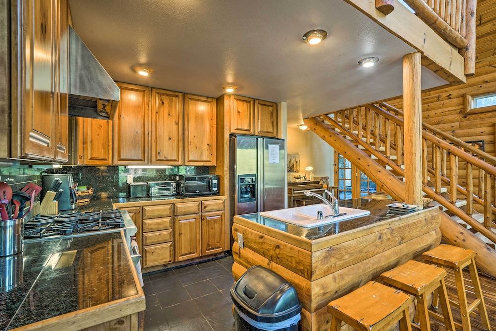 undefined South Lake Tahoe Vacation Rental w/ Indoor Pool 4