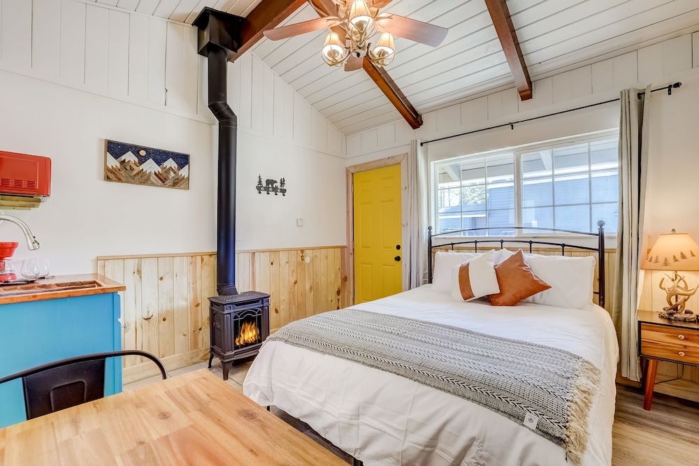 Tahoe Mountain inn Signature Room