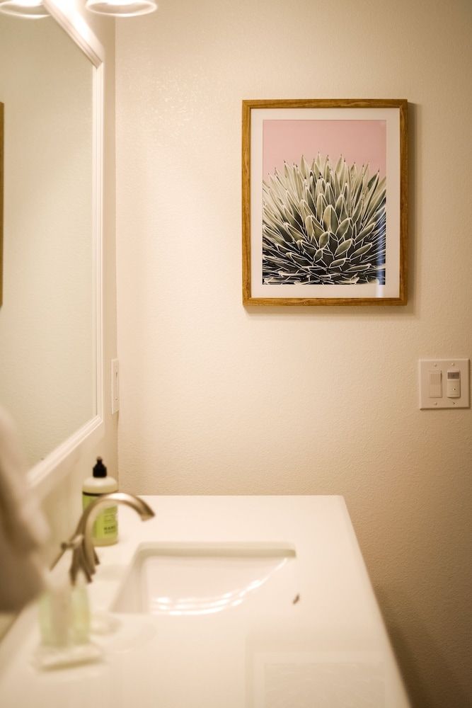 Amachen Cabin - Pet & Family Friendly - Woof Woof! House, Multiple Beds, Balcony, Mountain View (Amachen Cabin) 15