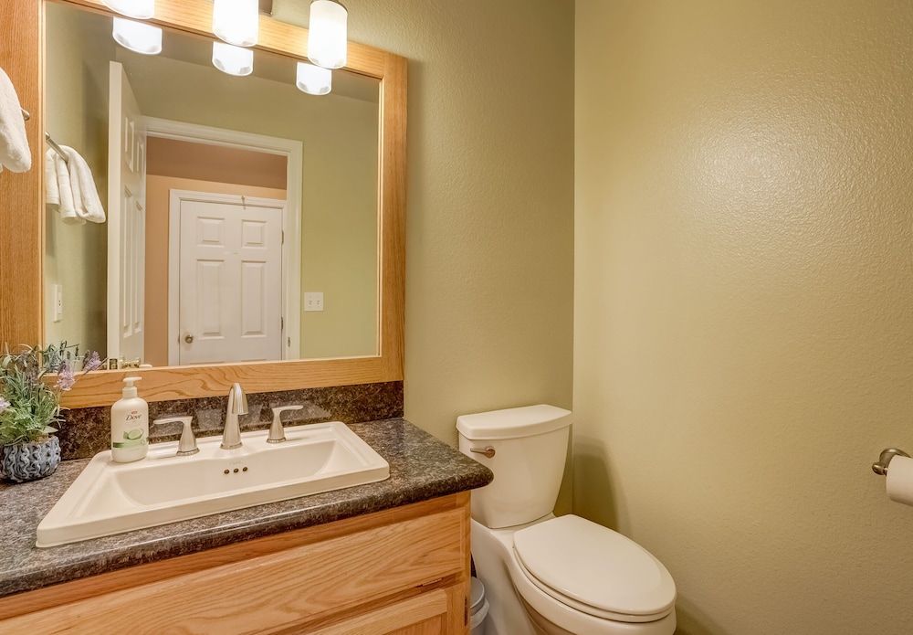 Sutter Trail Sparkles - Air Conditioned Large Family Home! House, Multiple Beds, Patio, Mountain View (Sutter Trail Sparkles) 21