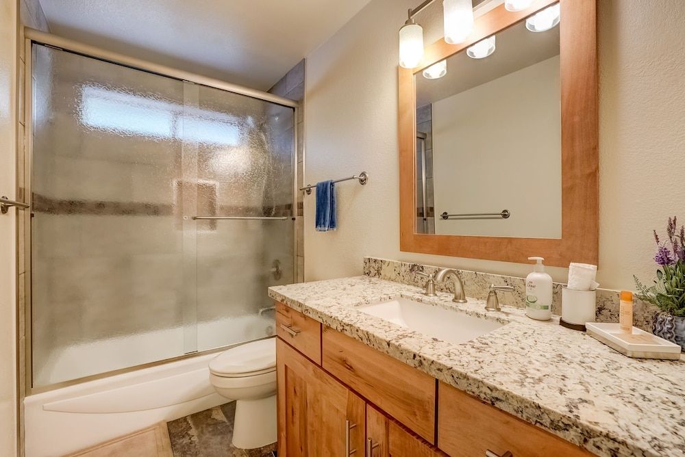 Sutter Trail Sparkles - Air Conditioned Large Family Home! House, Multiple Beds, Patio, Mountain View (Sutter Trail Sparkles) 20