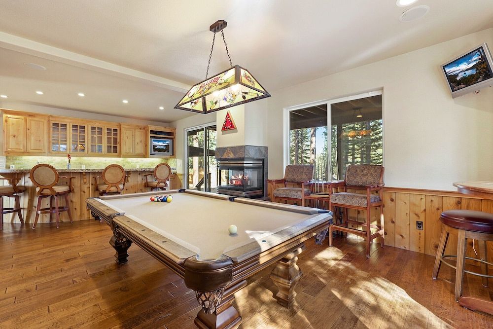 undefined The Lodge on Oaxaco - Epic Man Cave / Billiard Room 9