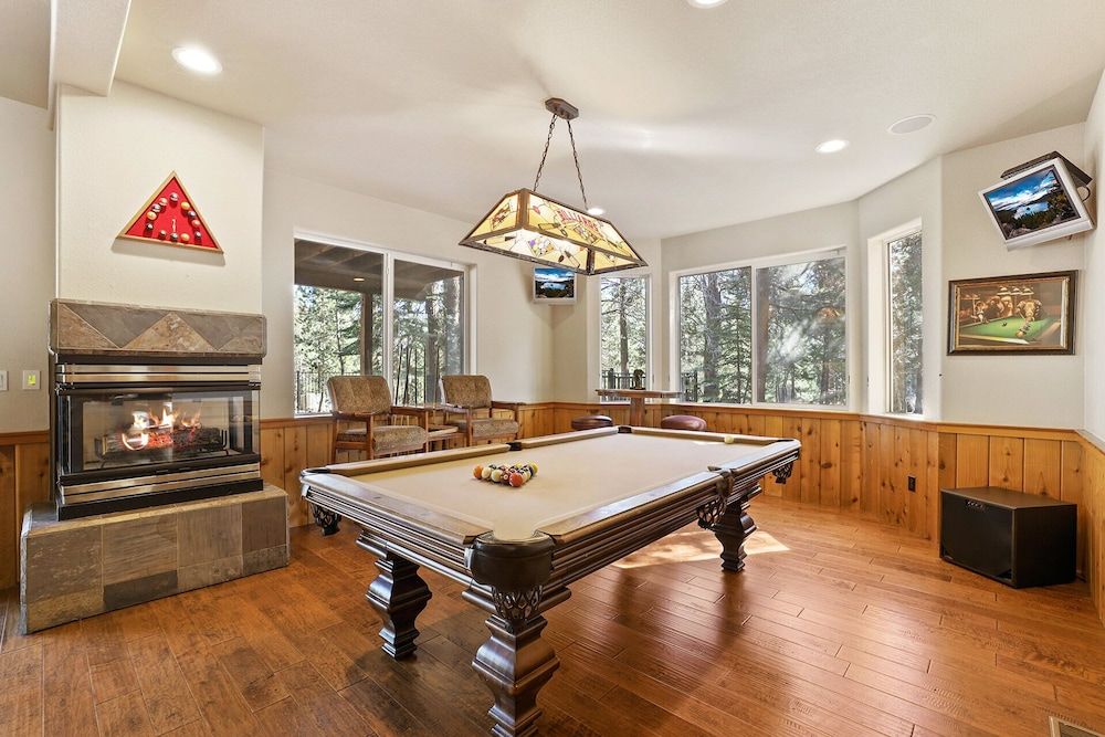 undefined The Lodge on Oaxaco - Epic Man Cave / Billiard Room 10