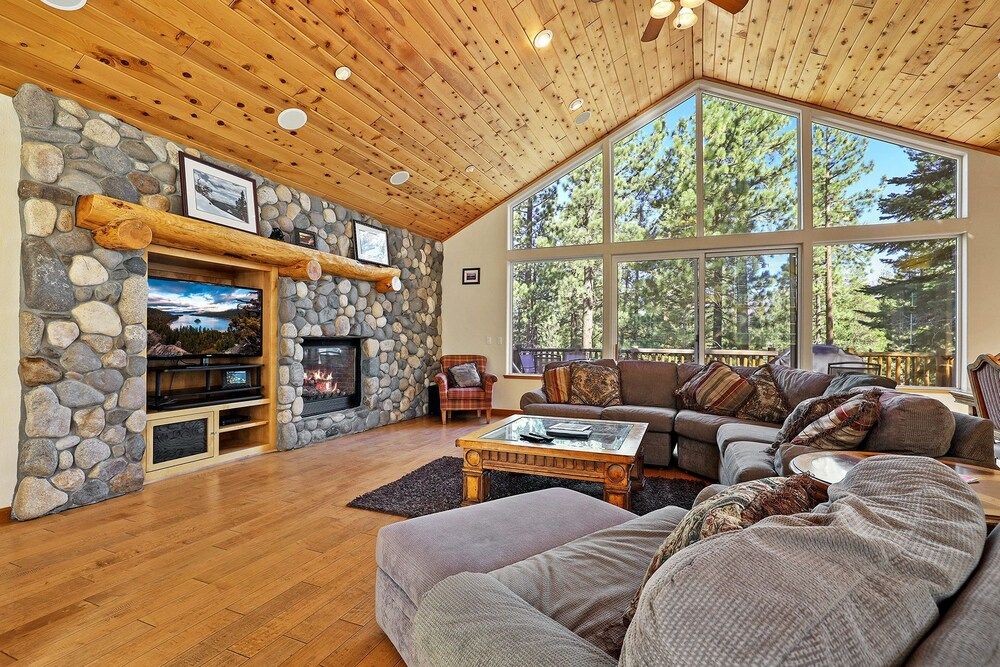 The Lodge on Oaxaco - Epic Man Cave / Billiard Room Cabin, Multiple Beds, Patio, Mountain View (The Lodge on Oaxaco) 13