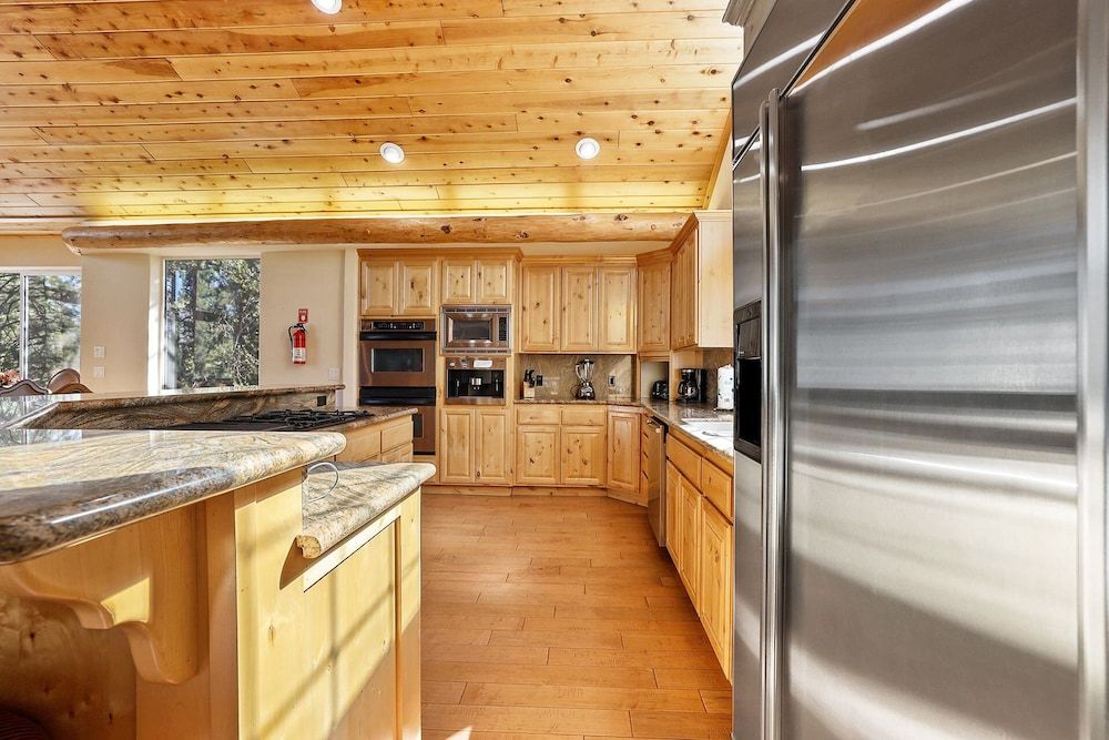 undefined The Lodge on Oaxaco - Epic Man Cave / Billiard Room 8