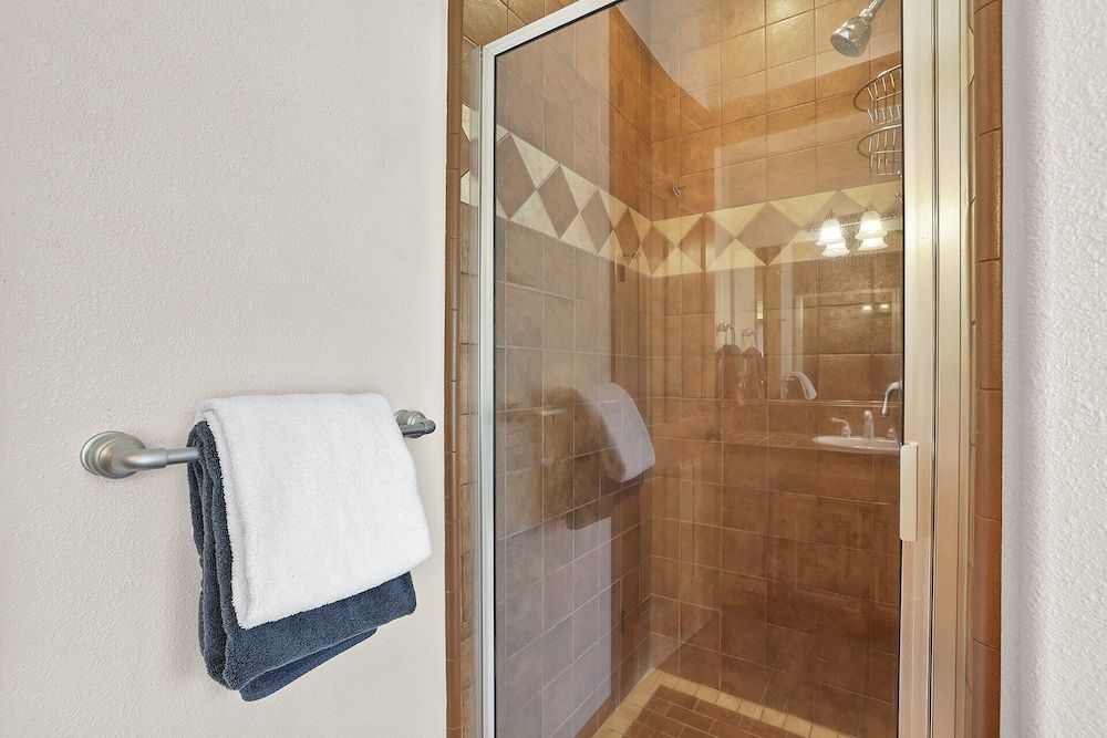 The Lodge on Oaxaco - Epic Man Cave / Billiard Room Cabin, Multiple Beds, Patio, Mountain View (The Lodge on Oaxaco) 12