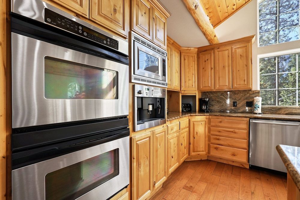 undefined The Lodge on Oaxaco - Epic Man Cave / Billiard Room 3