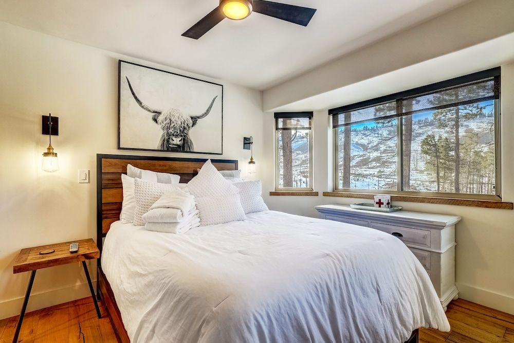 undefined Luxe Mountain Chalet - Hot Tub, Man Cave, Foosball, Peloton 6