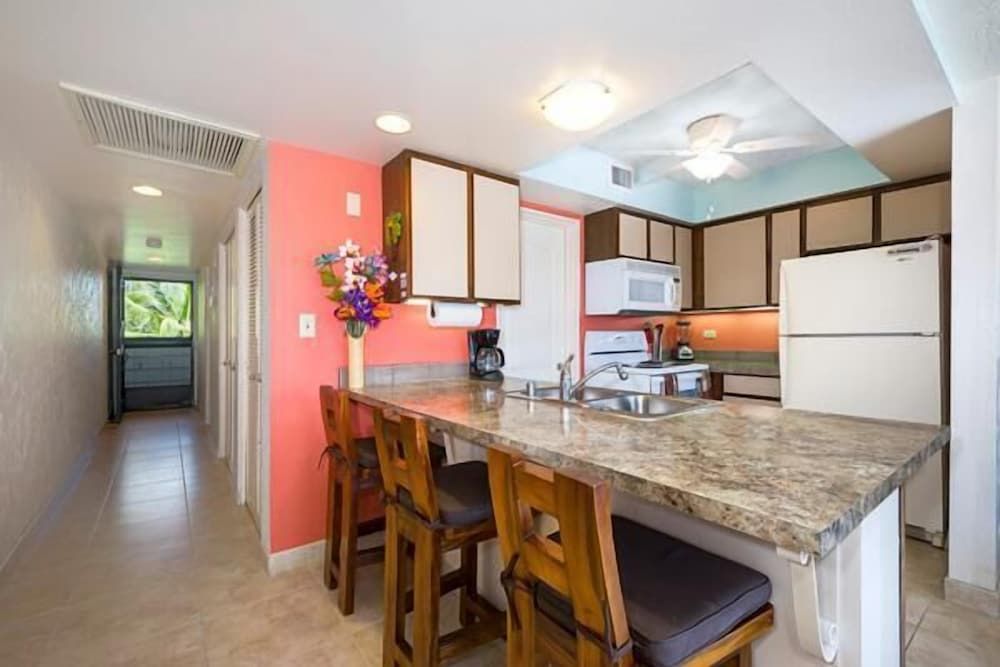 Casa De Emdeko 332 Condo, 1 Queen Bed with Sofa bed (Casa De Emdeko 332) 4