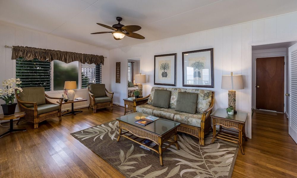 Kaikea Hale Oceanfront Paradise House, Multiple Beds, Patio, Ocean View (Kaikea Hale) 9