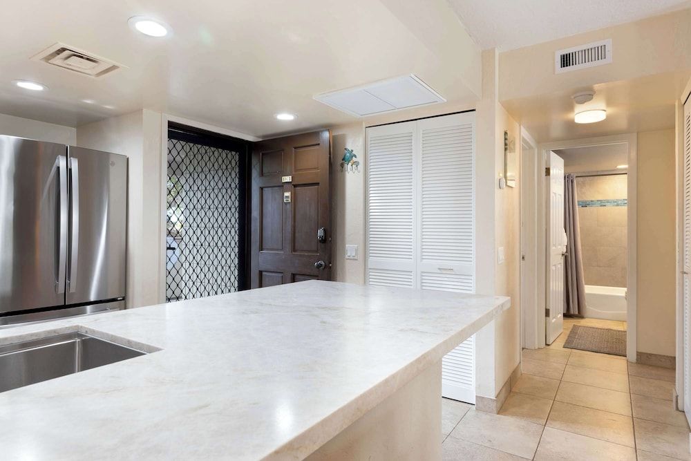 White Sands Village #120 Condo, Multiple Beds, Balcony, Partial Ocean View (White Sands Village #120) 15