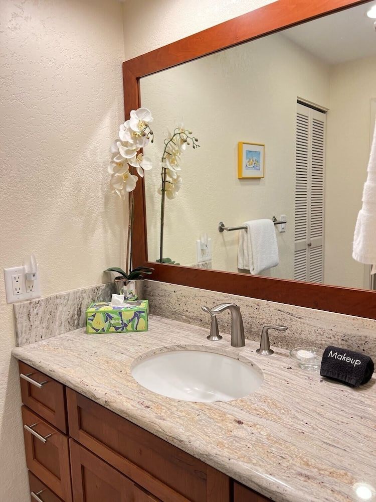 Country Club Villas Golf, A/C & Oceanview Condo, Multiple Beds, Balcony, Ocean View (Country Club Villas #208) 6