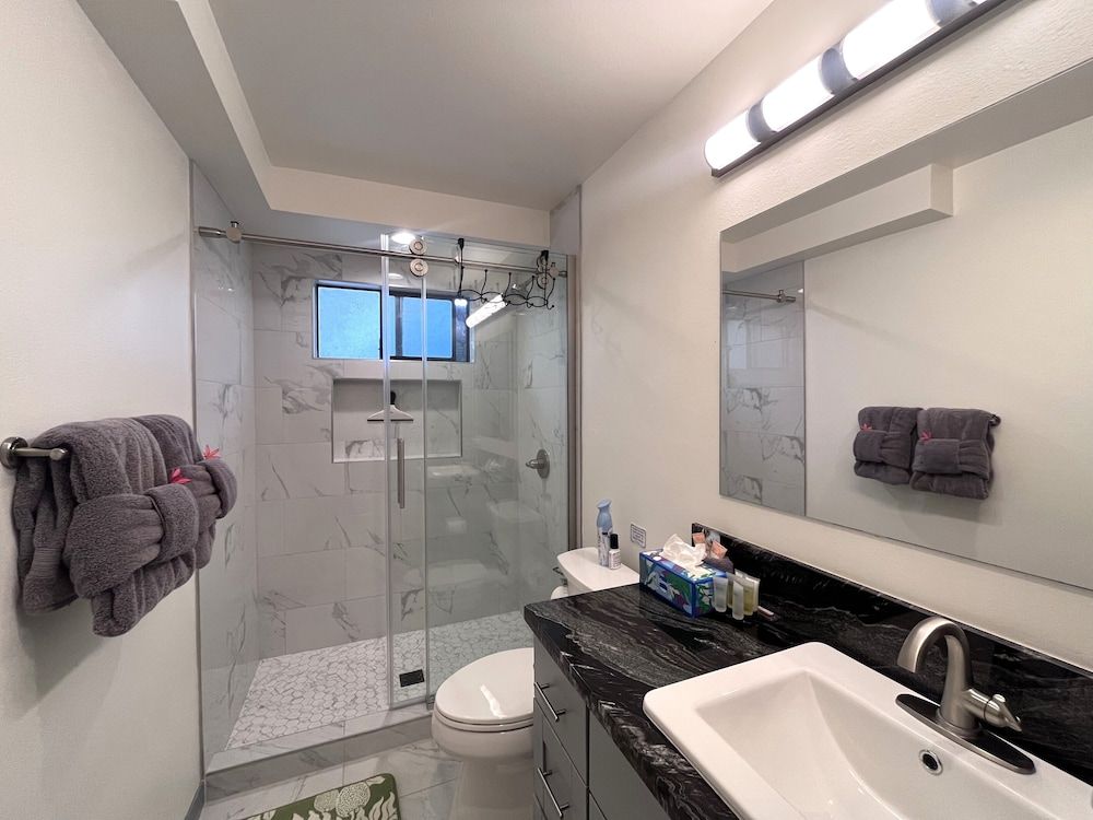 Walua Hale Relaxing Hawaiian Oasis House, Multiple Beds, Lanai, Ocean View (Walua Hale) 14