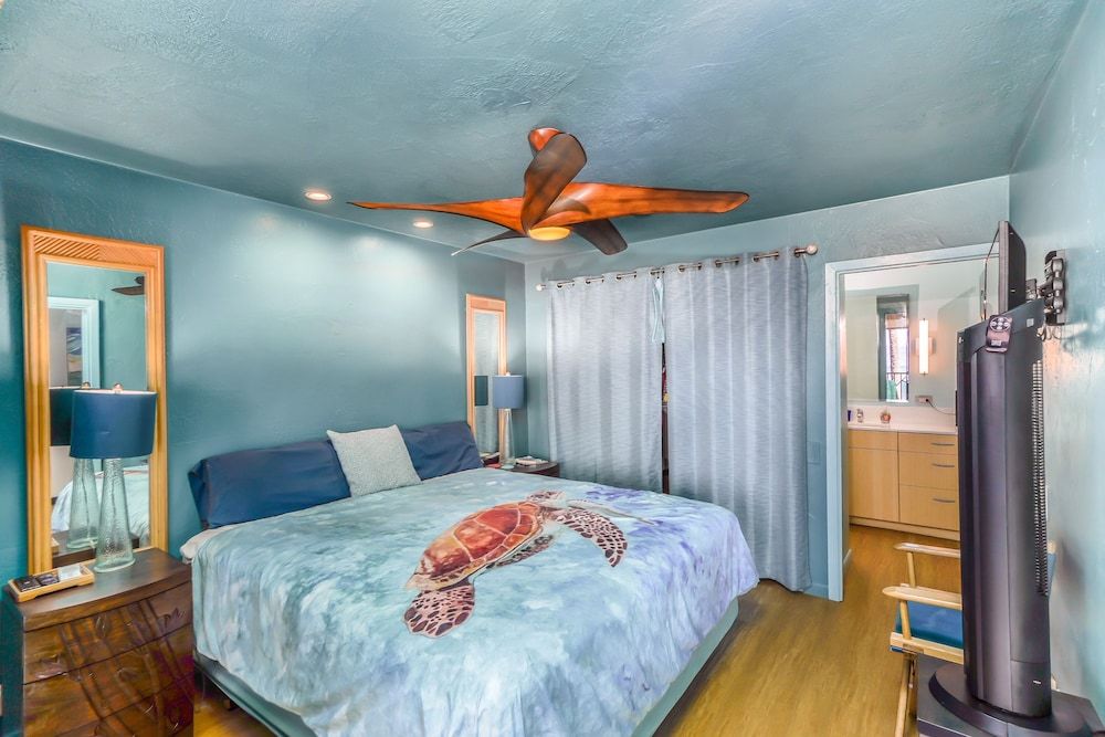 undefined Kona Bali Kai 317 - Oceanfront 2 Bedroom Condo by RedAwning 7