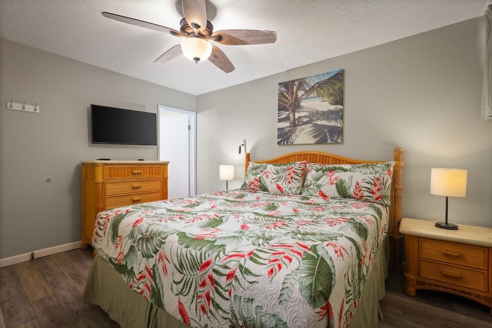 Condo, 2 Bedrooms