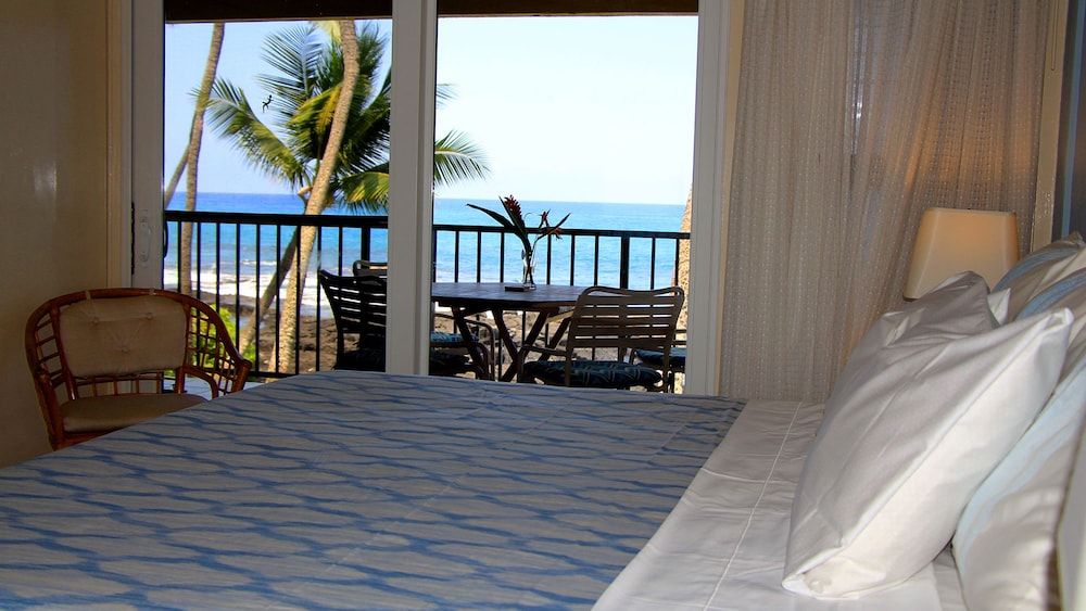 undefined Kona Bali Kai 223 - Oceanfront 2 Bedroom Condo by RedAwning 4