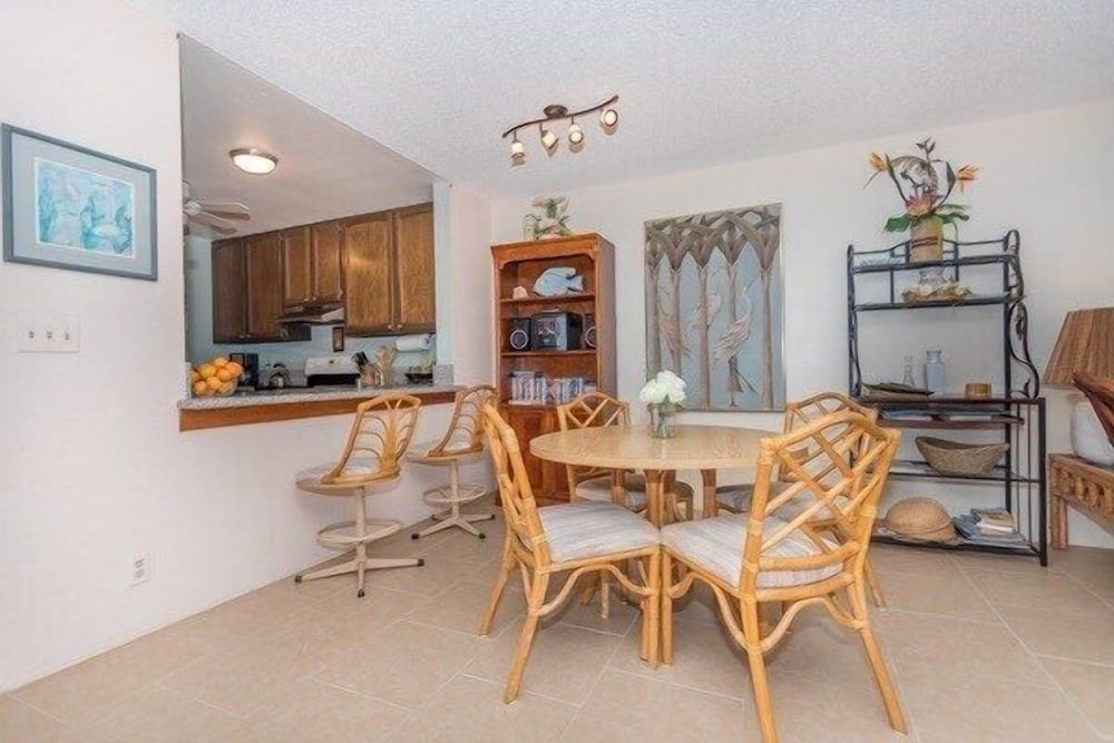 undefined Surf & Racquet Club 6201 4