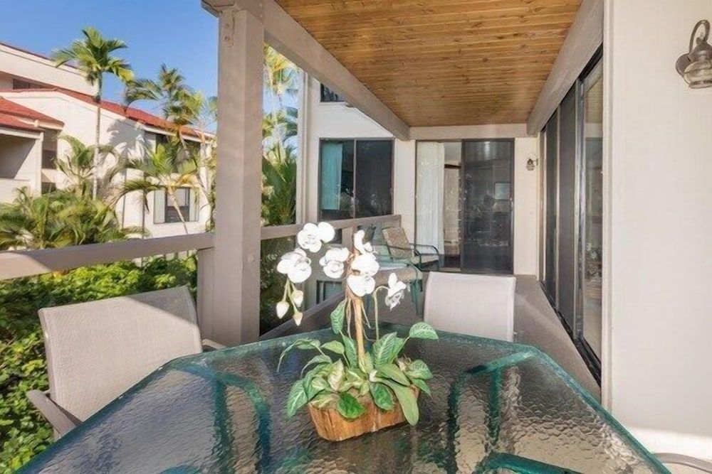 undefined Surf & Racquet Club 6201 9