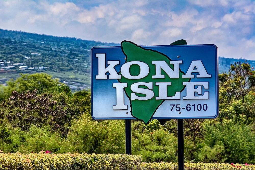 undefined Kona Isle B31 3