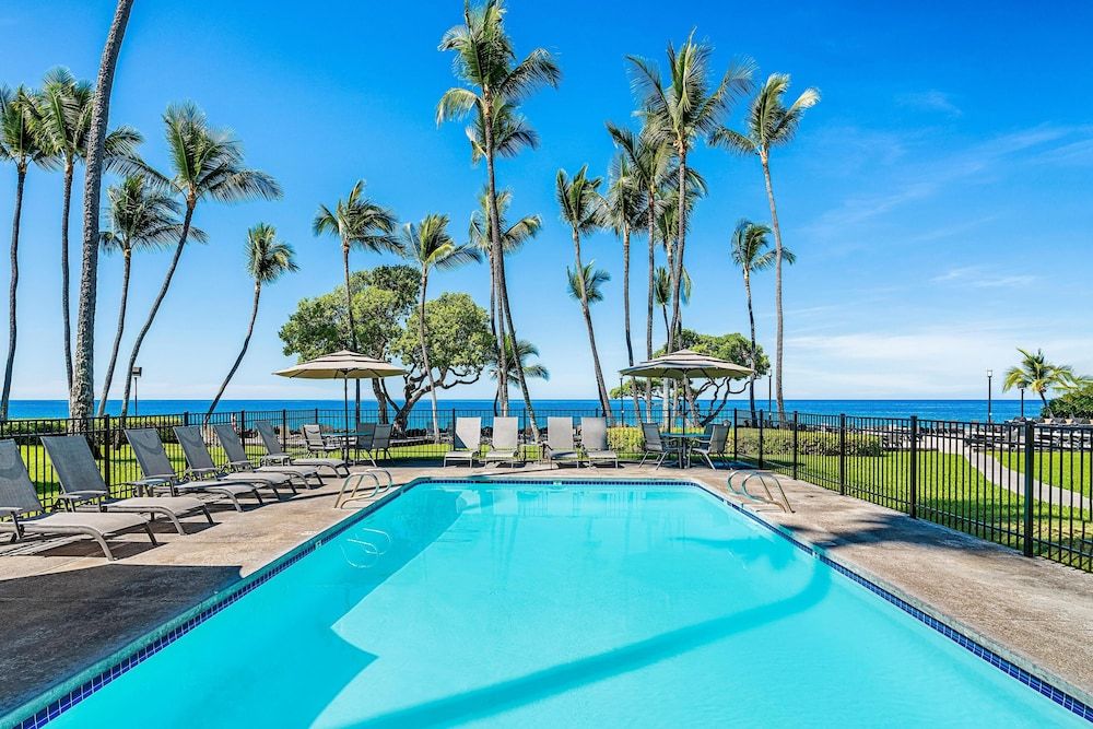 undefined Kona Isle B31 4