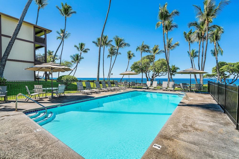 undefined Kona Isle B31 7