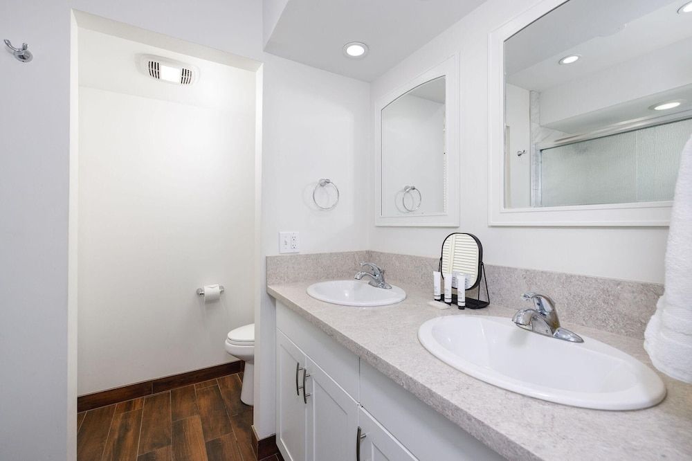 Casa De Emdeko 204 Condo, 1 Queen Bed with Sofa bed (Casa De Emdeko 204) 14