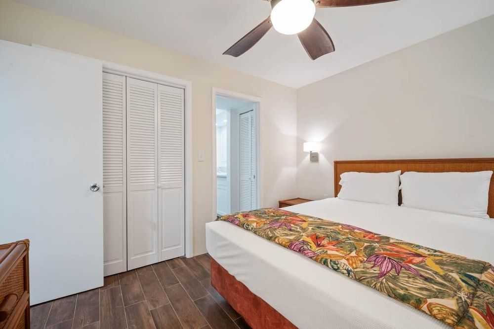 Casa De Emdeko 204 Condo, 1 Queen Bed with Sofa bed (Casa De Emdeko 204) 2