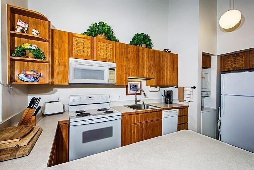 undefined Kona Makai 3-302 10