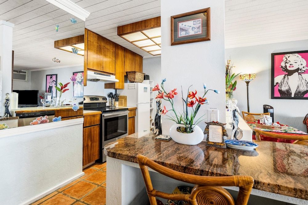 undefined Kona Reef D32 8