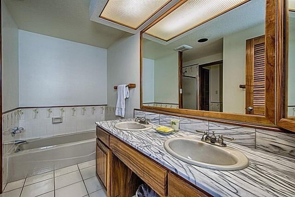 Kahaluu Bay Villas 304 Condo, 1 King Bed with Sofa bed (Kahaluu Bay Villas 304) 11