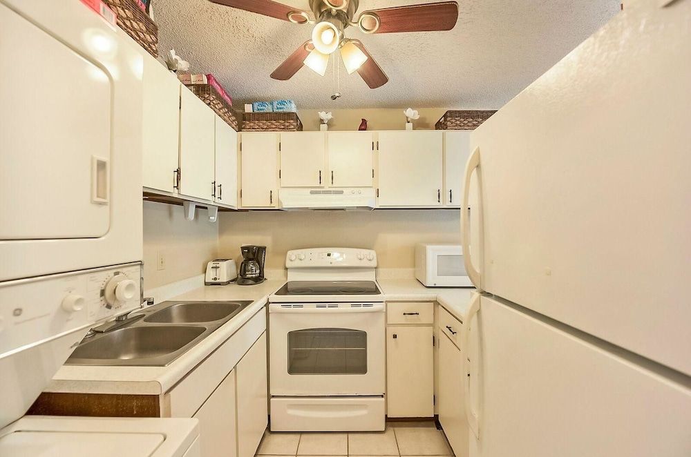 undefined Kona Isle C24 7