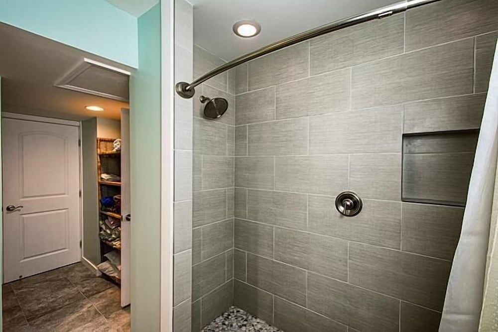 Casa De Emdeko 330 Condo, 1 King Bed with Sofa bed (Casa De Emdeko 330) 13