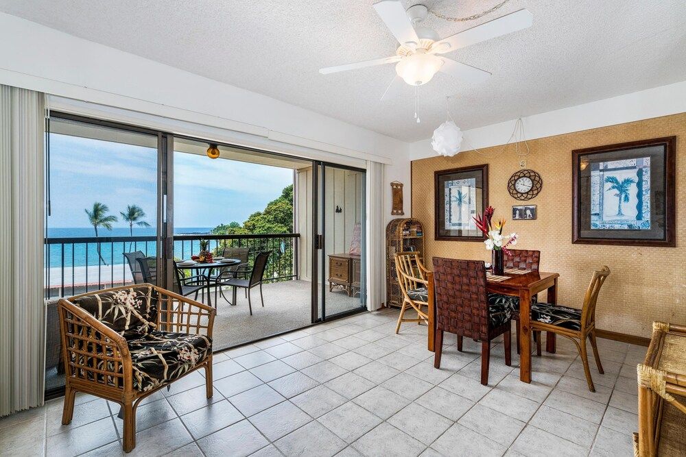 undefined Kona Plaza#402 8