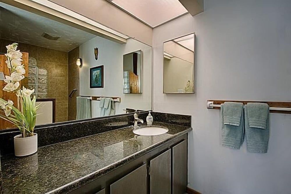 Banyan Tree 404d Condo, 1 King Bed (Banyan Tree 404D) 30