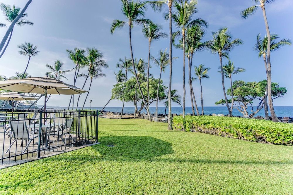 undefined Kona Isle Oceanfront Condo w/ A/c! 3