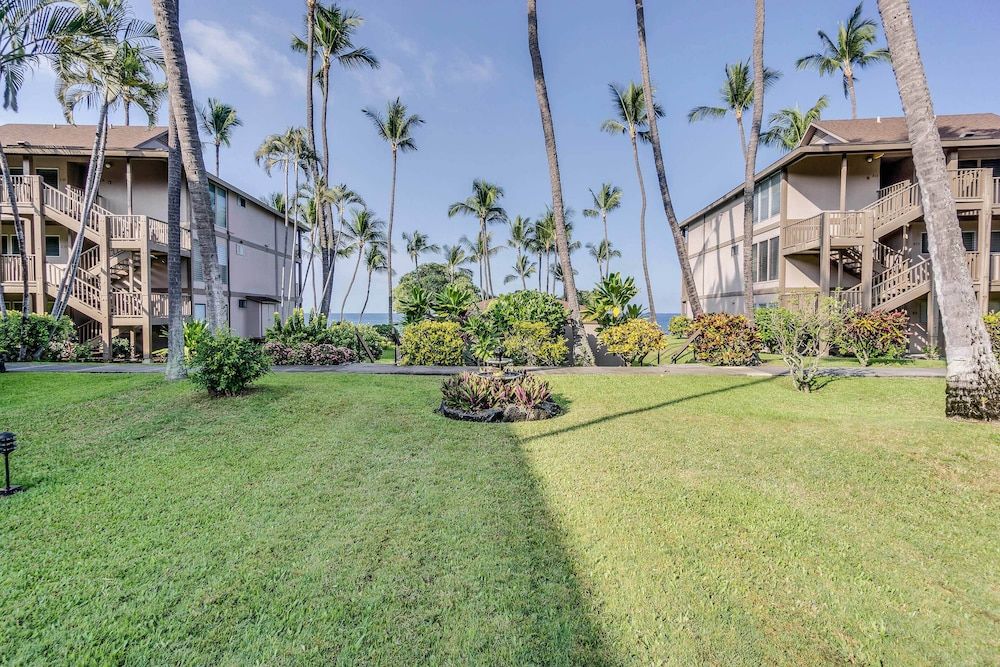 undefined Kona Isle Oceanfront Condo w/ A/c! 4