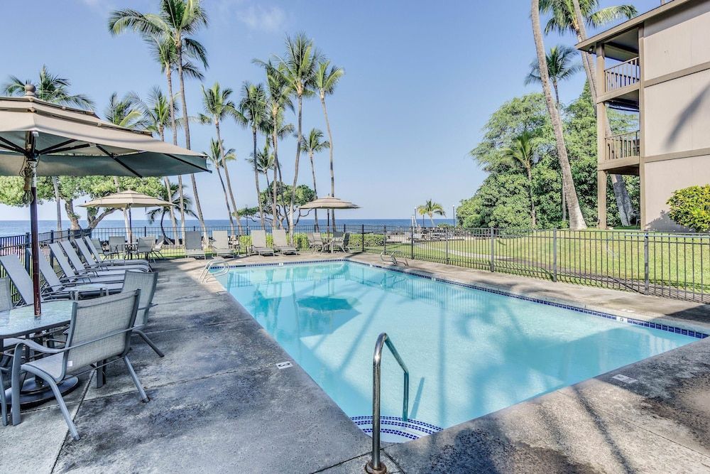 undefined Kona Isle Oceanfront Condo w/ A/c! 8