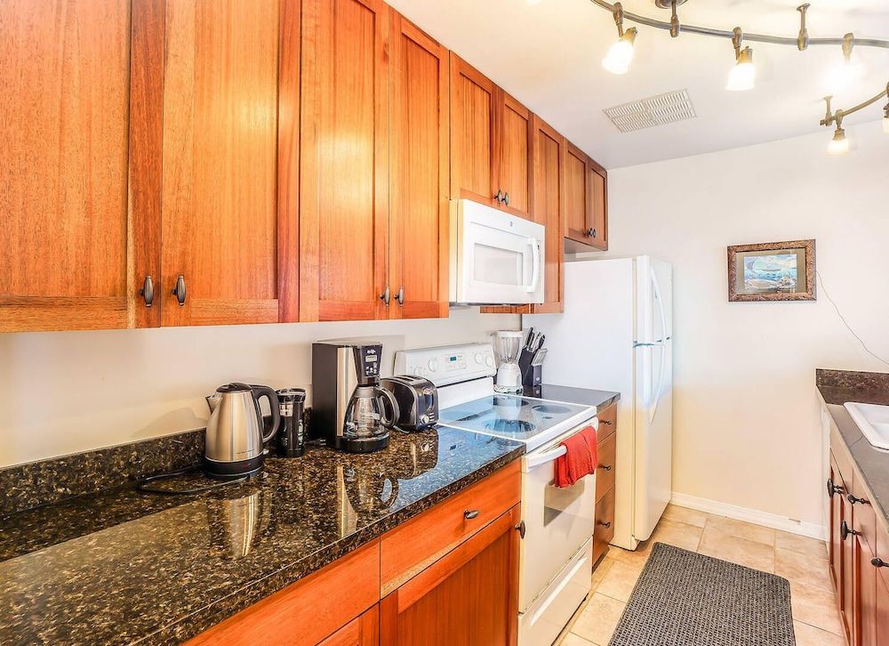 Banyan Tree Condo W/ Pool & Ocean Front! Condo, Multiple Beds, Balcony, Ocean View (Banyan Tree #305) 10