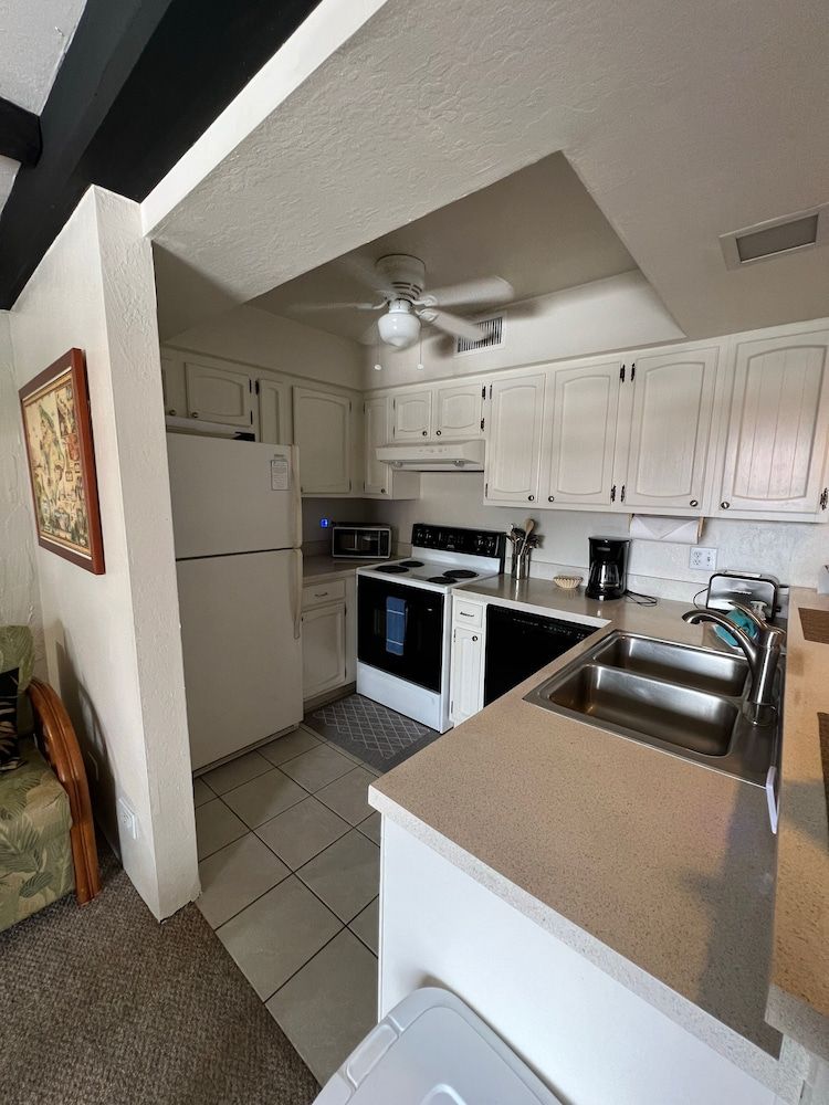 undefined Casa De Emdeko Condo w/ Pool A/C & Ocean Views 8