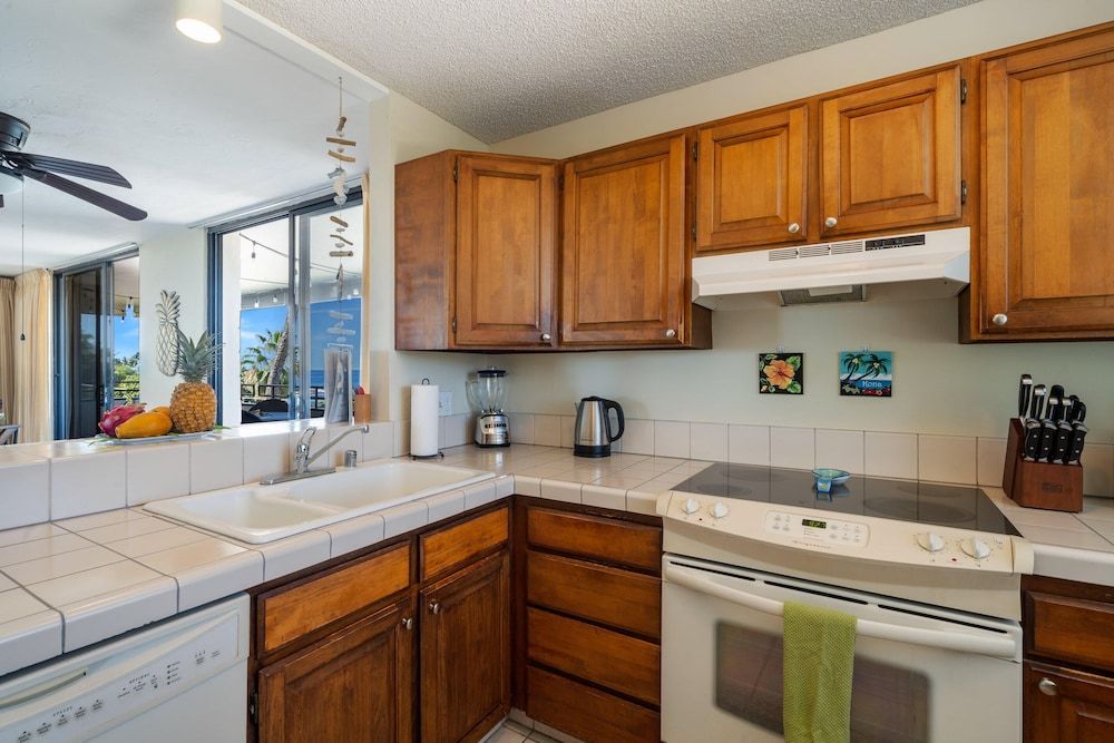 White Sands Village #201 Condo, Multiple Beds, Hot Tub, Ocean View 5