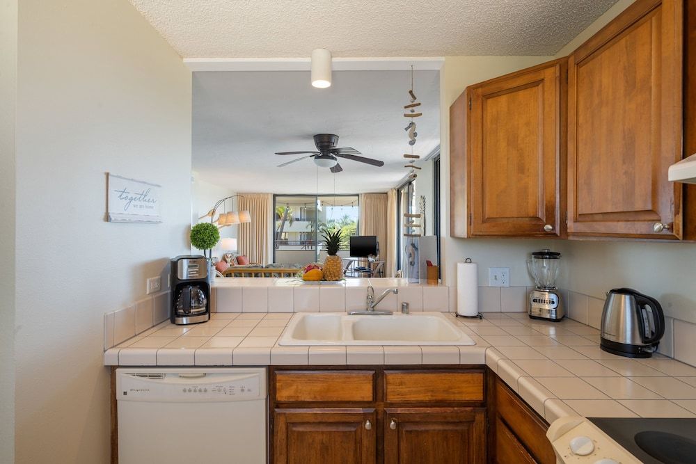 White Sands Village #201 Condo, Multiple Beds, Hot Tub, Ocean View 9