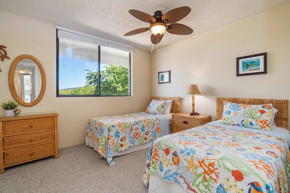 White Sands Village #201 Condo, Multiple Beds, Hot Tub, Ocean View 2