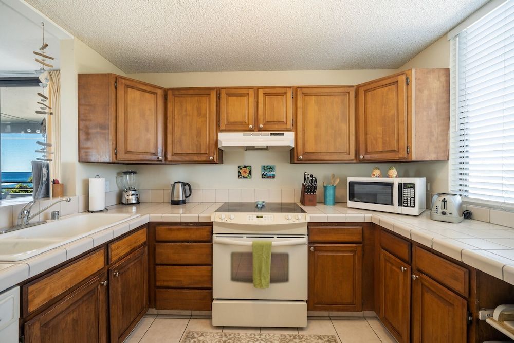 White Sands Village #201 Condo, Multiple Beds, Hot Tub, Ocean View 4