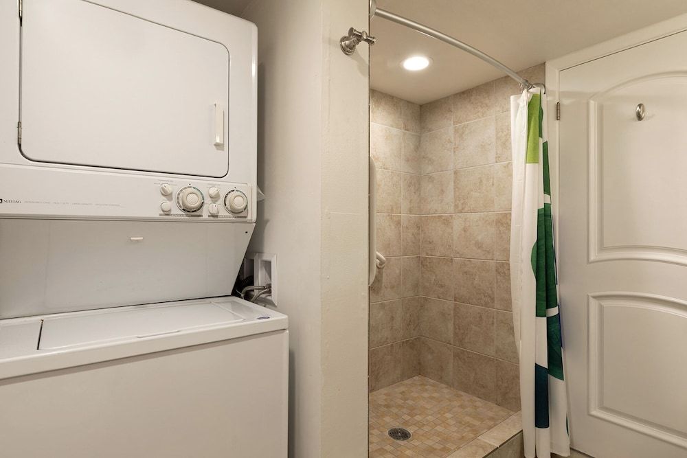 White Sands Village Oceanfront Condo, Multiple Beds, Balcony, Partial Ocean View (White Sands Village #129) 12