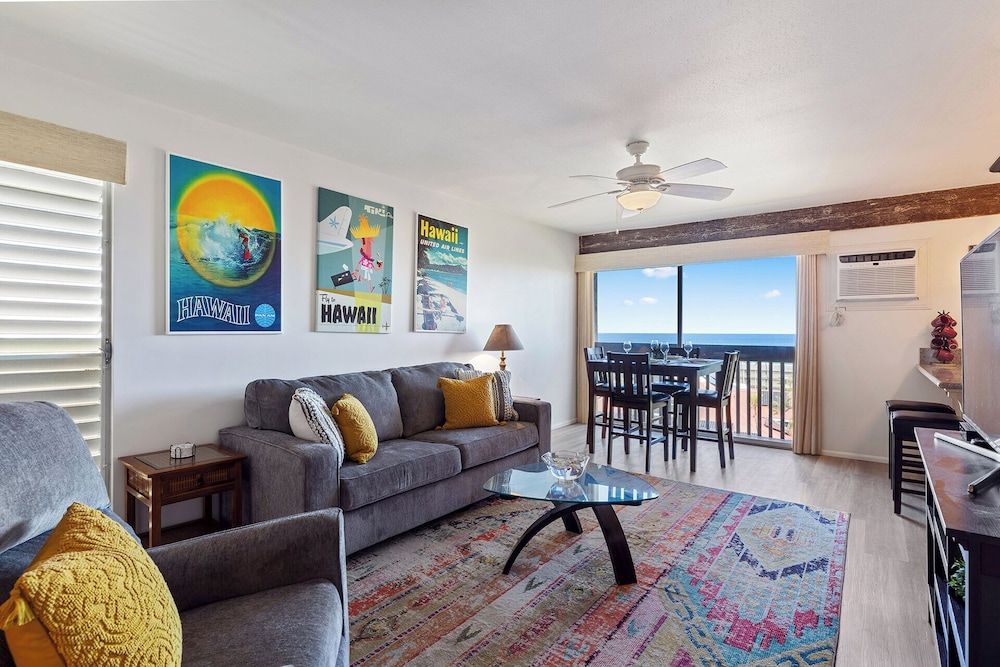 Kona Mansions 5-minute Walk to Honls Beach Studio Suite, 1 King Bed with Sofa bed, Kitchen, Ocean View (Kona Mansions #A303) 4